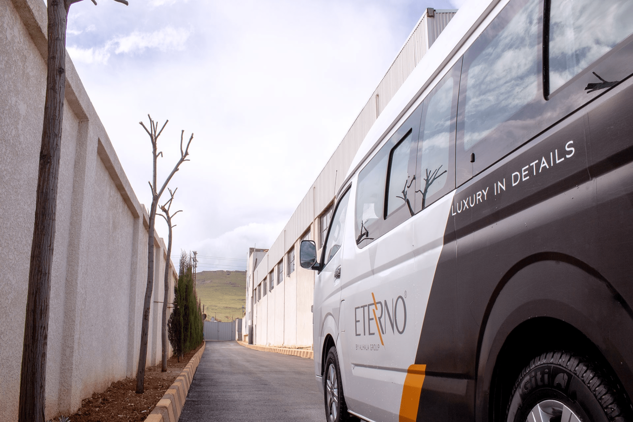 eterno - Staff transport bus